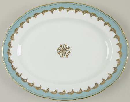 3087 (Scalloped) 15" Oval Serving Platter