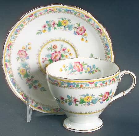 Ming Rose Oversized Cup & Saucer Set