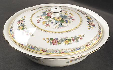Ming Rose Round Covered Vegetable