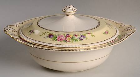 Hampton Court Round Covered Vegetable