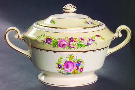 Hampton Court Sugar Bowl & Lid