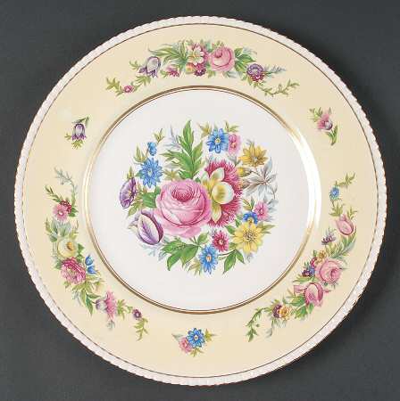 Hampton Court Large Dinner Plate
