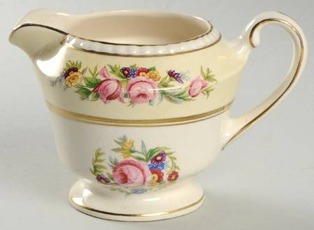 Hampton Court Creamer