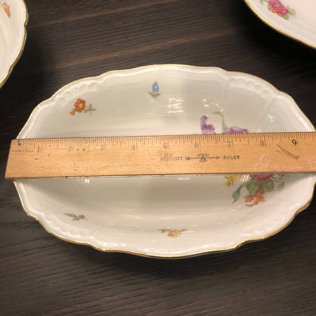 Memento 9" Oval Vegetable Bowl