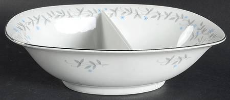 Arietta 10" Oval Divided Vegetable Bowl