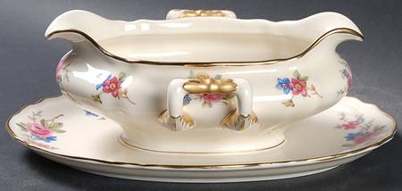 Carmen Cream Gravy Boat with Attached Underplate