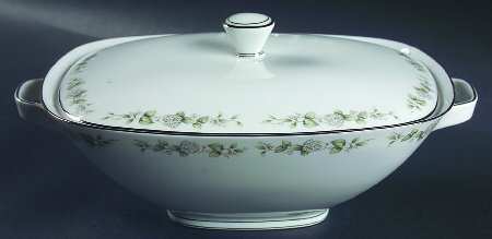 Cindy Rectangular Covered Vegetable by Franconia-Krautheim & Adelburg