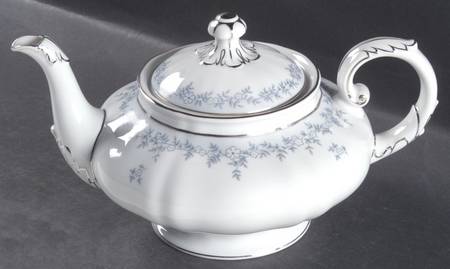 Delphine Teapot & Lid