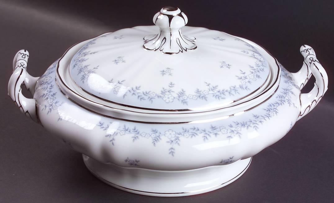 Delphine Round Covered Vegetable