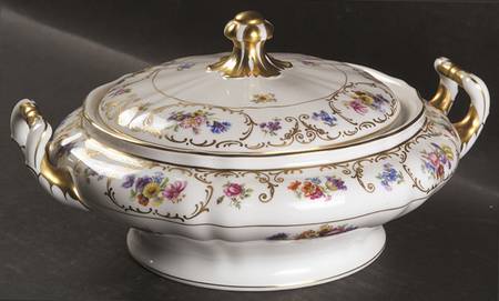 Dresden Flowers Round Covered Vegetable