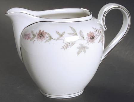 Fascination Creamer