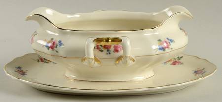 Tosca Gravy Boat with Attached Underplate