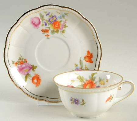 FR18 Flat Cup & Saucer Set