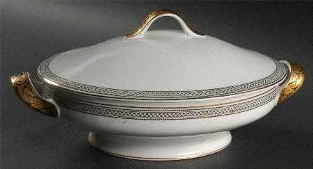 7187 Oval Covered Vegetable