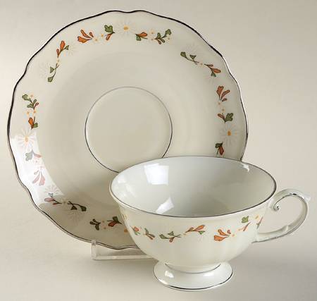 Glendale Footed Cup & Saucer Set