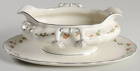 Glendale Gravy Boat with Attached Underplate