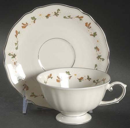 Glendale Footed Cup & Saucer Set