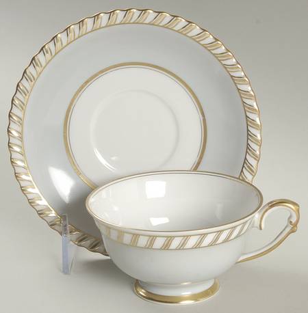 Graymont Footed Cup & Saucer Set