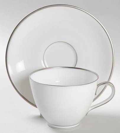 Gracious Flat Cup & Saucer Set