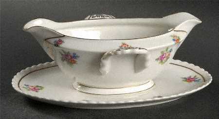 Gretchen Gravy Boat with Attached Underplate