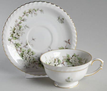 Hawthorn Footed Cup & Saucer Set