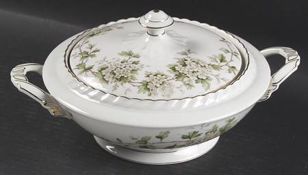 Hawthorn Round Covered Vegetable