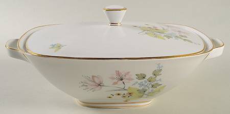 Hermosa (Platinum Trim) Oval Covered Vegetable