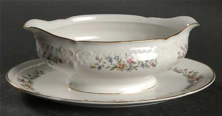 Isabelle Gravy Boat with Attached Underplate