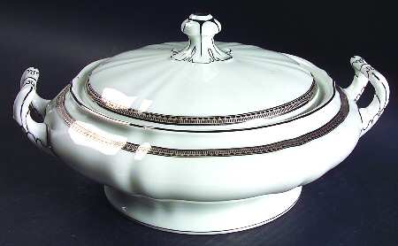 La Duchesse Round Covered Vegetable