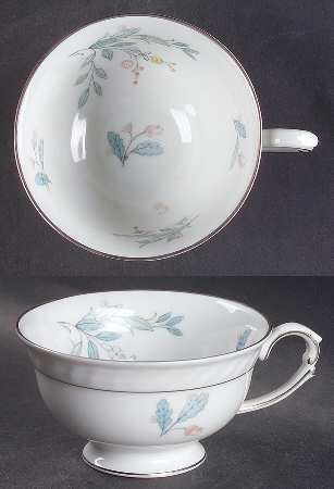 Laurel Oak Footed Cup