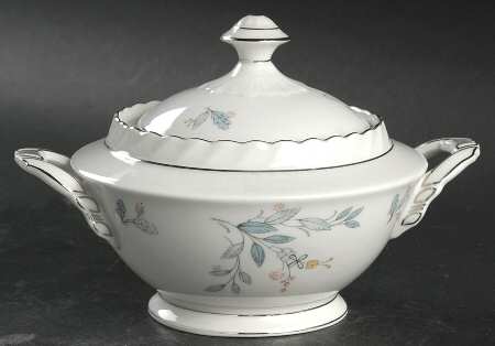 Laurel Oak Sugar Bowl & Lid