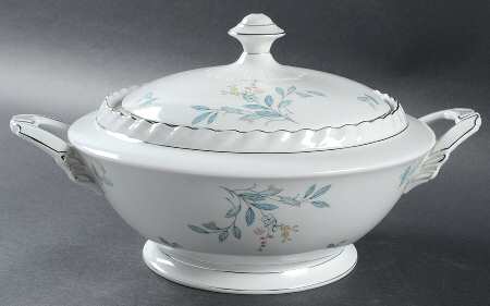 Laurel Oak Tureen &  Lid