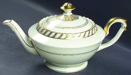 La Princesse (Cream Background) Teapot & Lid