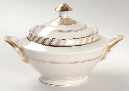 La Princesse (Cream Background) Sugar Bowl & Lid