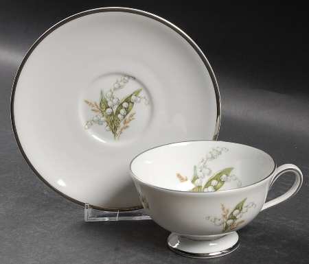 Lily Footed Cup & Saucer Set