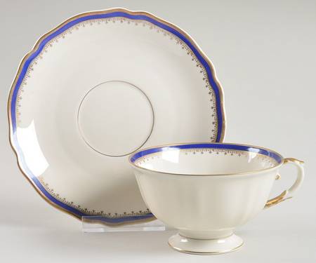 Matilde Footed Cup & Saucer Set