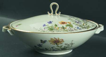 Meadow Flowers Round Covered Vegetable