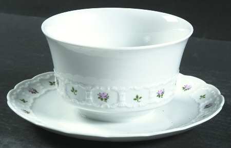 Pirouette Gravy Boat with Attached Underplate