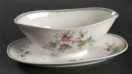 Rhodora Gravy Boat with Attached Underplate
