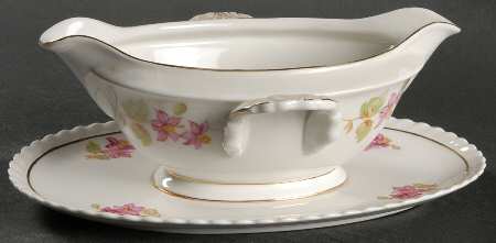 Rosetta Gravy Boat with Attached Underplate