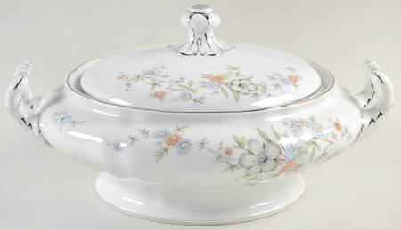 Sinfonette Round Covered Vegetable