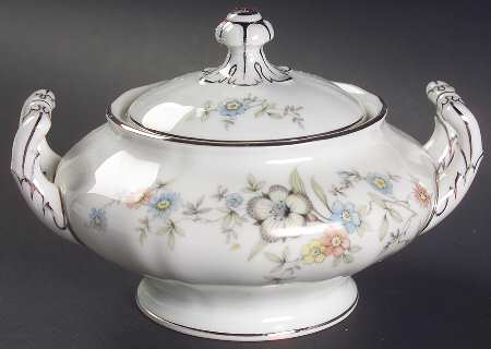 Sinfonette Sugar Bowl & Lid