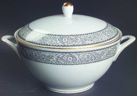 Sutton Round Covered Vegetable by Franconia-Krautheim & Adelburg