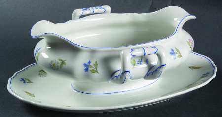 Virginia Gravy Boat with Attached Underplate