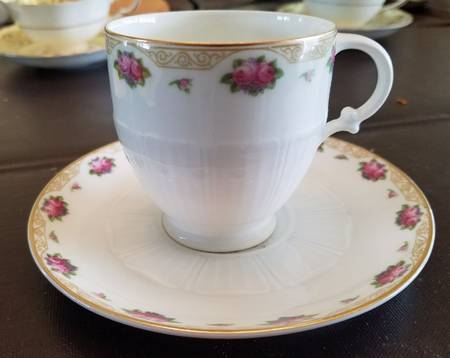 17539 Footed Cup & Saucer Set
