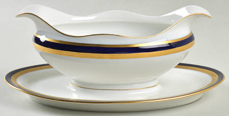 67512 Gravy Boat with Attached Underplate