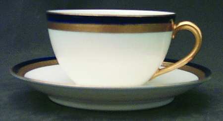 67512 Flat Cup & Saucer Set