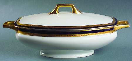 67512 Oval Covered Vegetable
