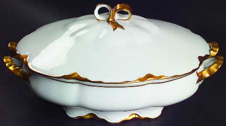 Aurora Oval Covered Vegetable