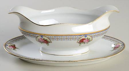 22540 Gravy Boat with Attached Underplate